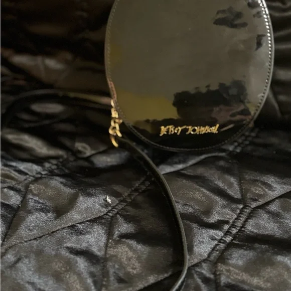 Betsey Johnson Kitsch Gingerbread Skull Crossbody Sugar Skull ☠️ - Picture 4 of 7